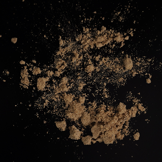 Heroin Pulver, komplex zusammengesetzt, mit relativ hohem Diamorphingehalt, 06.05.2025 (Berlin)