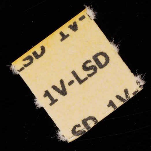 Blotter mit 1V-LSD, verunreinigt mit zwei unbekannten Substanzen, 18.09.2023 (Berlin)