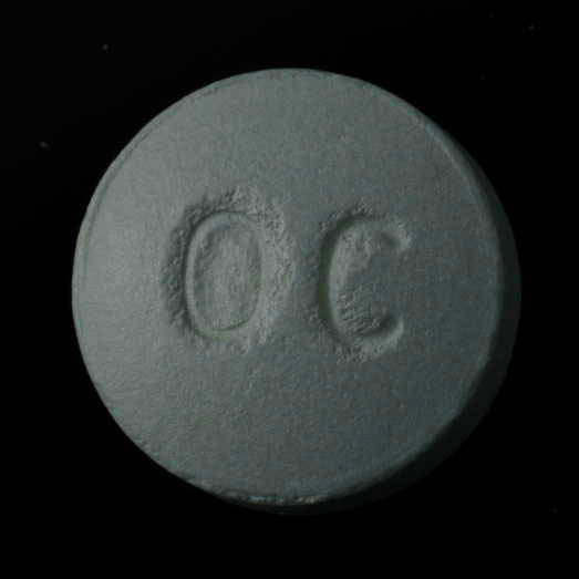 Tablette mit unbekannter Substanz (wahrscheinlich aus der Opioid-Gruppe der Nitazene), erworben als Oxycodon, 25.02.2025 (Berlin)