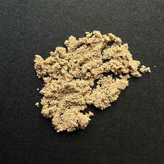 2-MMC, verunreinigt mit einer unbekannten Substanz, erworben als 4-MMC (Mephedron), 28.10.2025 (Berlin)