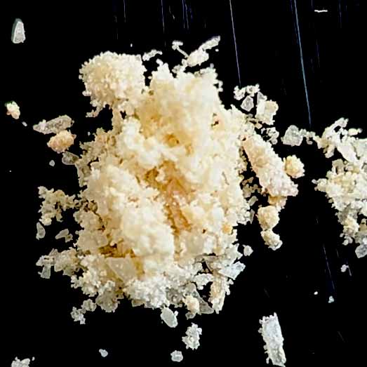4-MMC (Mephedron), verunreinigt mit Procain und einer unbekannten Substanz, erworben als MDMA, 18.08.2026 (Berlin)