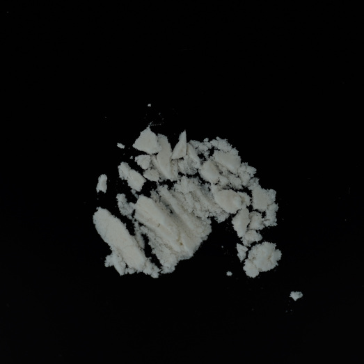 2-MMC, erworben als 4-MMC (Mephedron), verunreinigt mit Koffein, 12.08.2025 (Berlin)